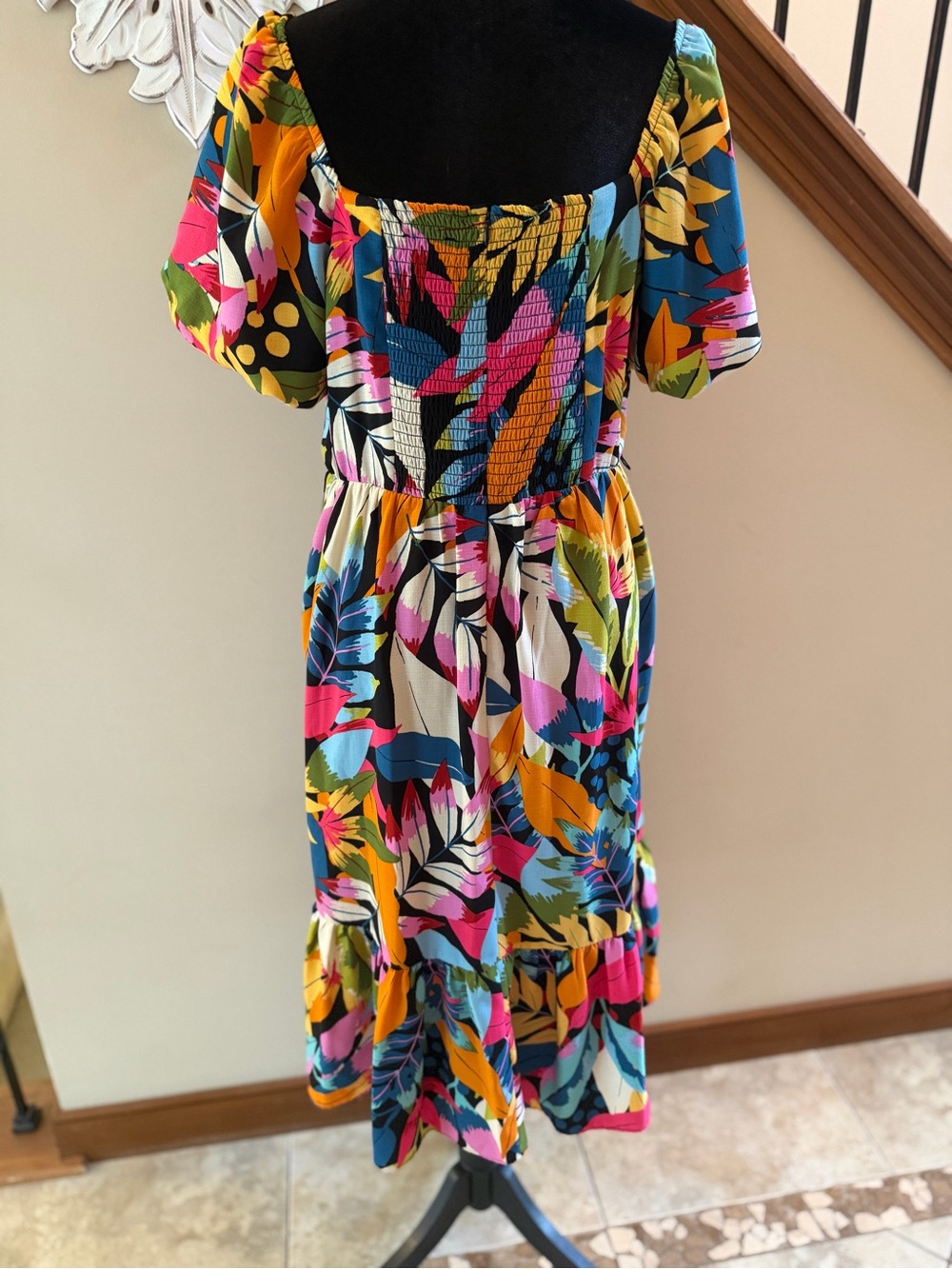 Maia Tropical Print Puff Sleeve Dress – Size 8 - Picture 4 of 7